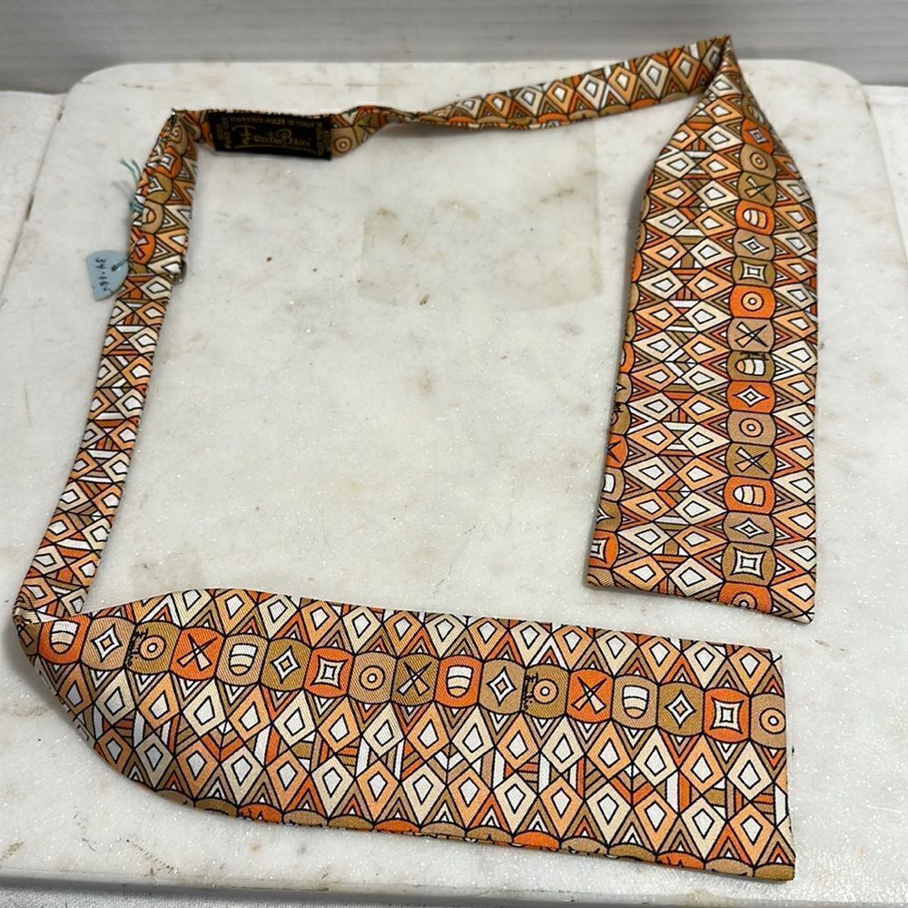 Emilio Pucci VTG ‘80’s /90’s silk neck tie NWT
